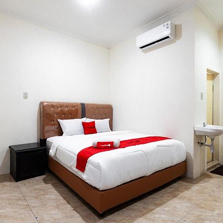 Reddoorz Near Yuki Simpang Raya Mall Medan 2 Exterior photo